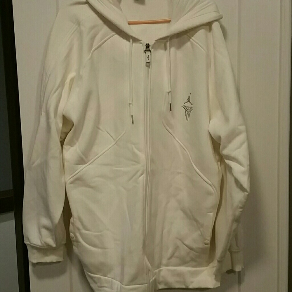 Jordan Melo white sweater jacket with hood